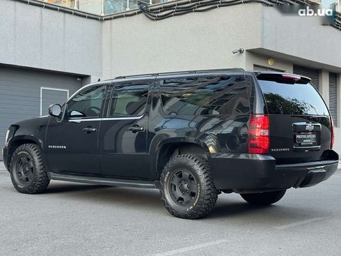 Chevrolet Suburban 2011 - фото 25