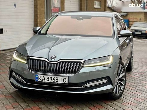 Skoda Superb 2021 - фото 2