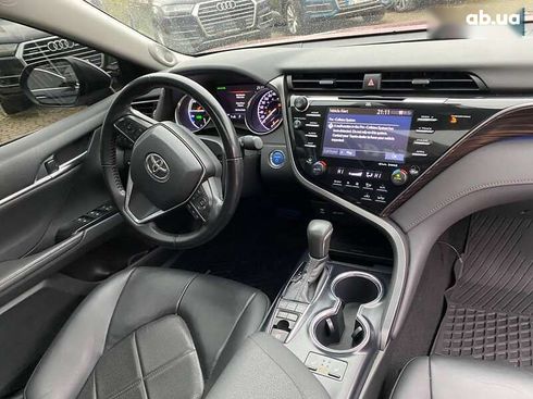 Toyota Camry 2019 - фото 14