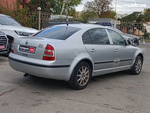 Skoda Superb 2006 серый - фото 7