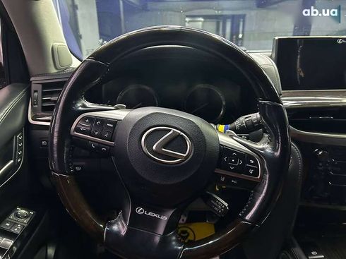 Lexus LX 2017 - фото 11
