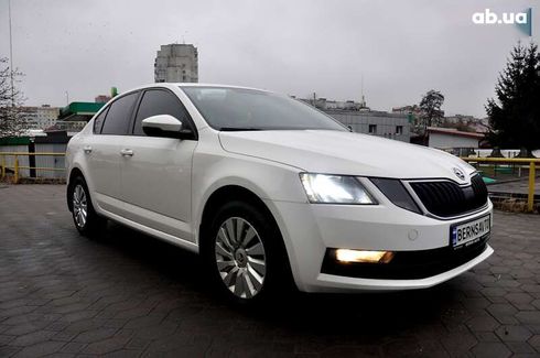 Skoda Octavia 2017 - фото 3