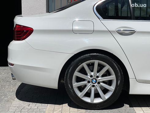 BMW 5 серия 2013 белый - фото 21