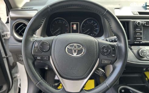 Toyota RAV4 2018 - фото 16