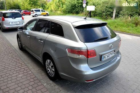 Toyota Avensis 2011 - фото 12