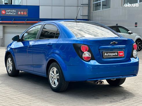 Chevrolet Aveo 2012 синий - фото 7