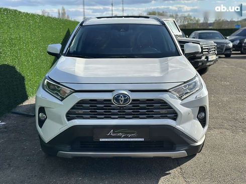 Toyota RAV4 2020 - фото 3