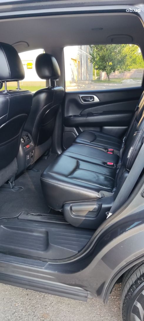 Nissan Pathfinder 2017 серый - фото 11