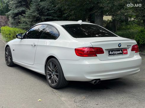 BMW 3 серия 2010 белый - фото 15
