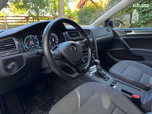 Volkswagen e-Golf 2019 синий - фото 14