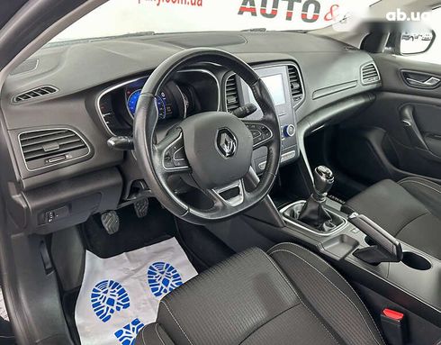 Renault Megane 2017 - фото 11