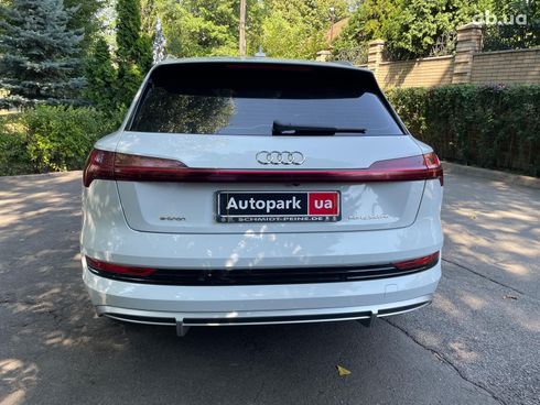 Audi E-Tron 2020 белый - фото 7
