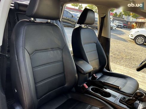 Volkswagen Passat 2017 - фото 20