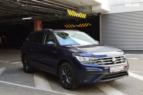 Volkswagen Tiguan 2022 синий - фото 3