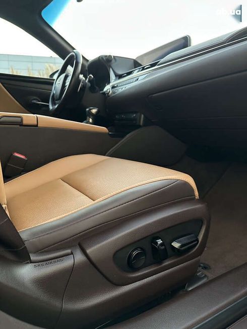 Lexus ES 2021 - фото 25