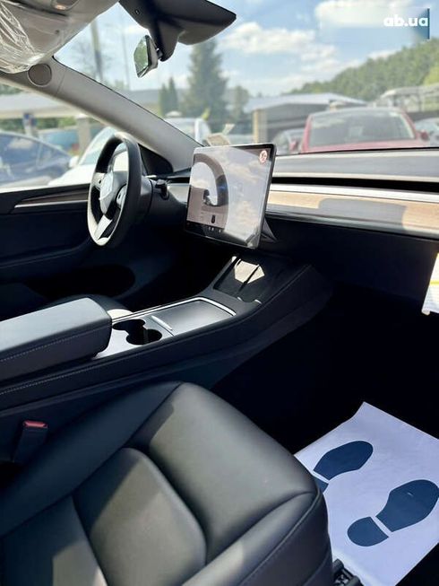 Tesla Model Y 2024 - фото 19