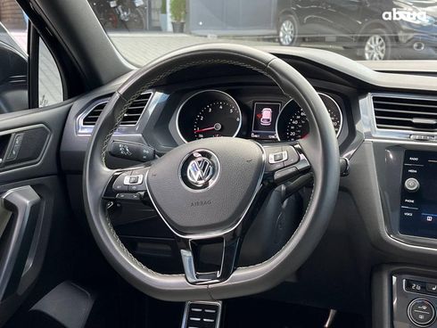 Volkswagen Tiguan 2020 черный - фото 30