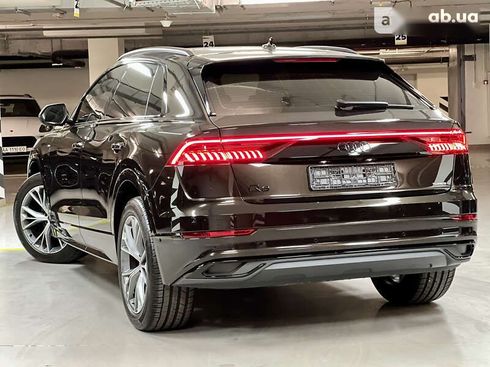 Audi Q8 2023 - фото 10