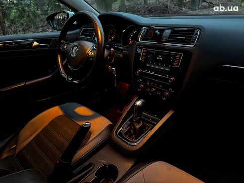 Volkswagen Jetta 2016 белый - фото 31