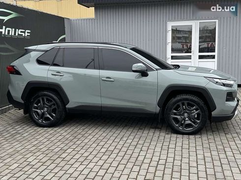 Toyota RAV4 2022 - фото 8