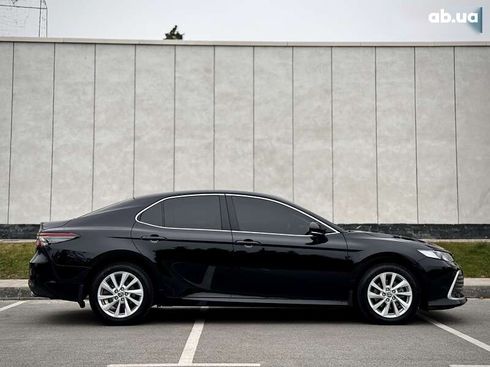 Toyota Camry 2023 - фото 21