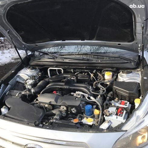 Subaru Legacy 2018 серебристый - фото 16