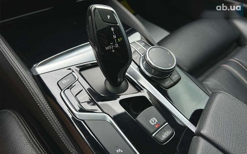 BMW 5 серия 2017 - фото 17