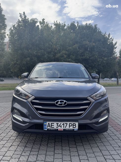 Hyundai Tucson 2017 серый - фото 3