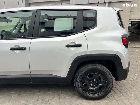 Jeep Renegade 2021 серый - фото 12