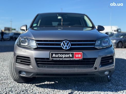 Volkswagen Touareg 2011 серый - фото 4