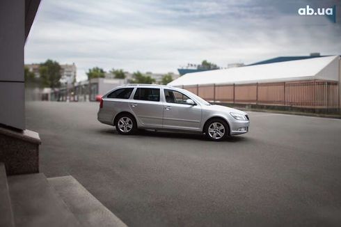 Skoda Octavia 2011 - фото 2