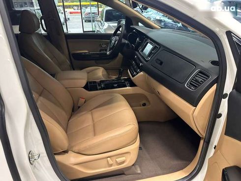 Kia Carnival 2015 - фото 28