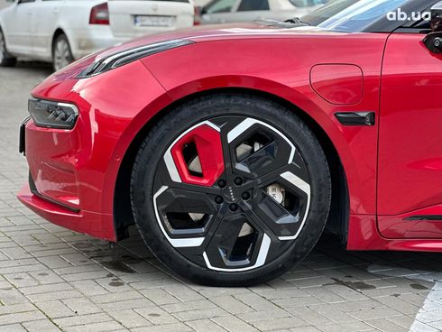 Zeekr 001 2021 красный - фото 12