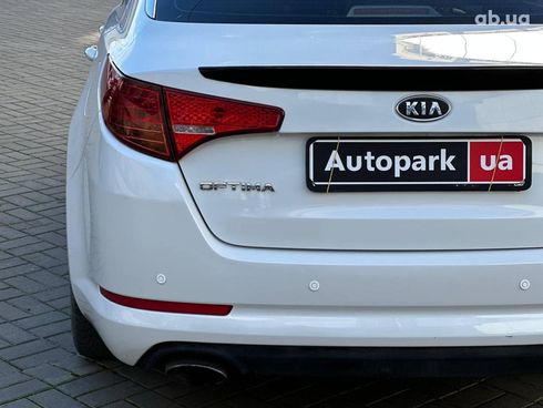 Kia Optima 2012 белый - фото 10