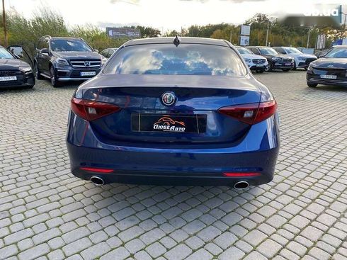 Alfa Romeo Giulia 2019 - фото 7