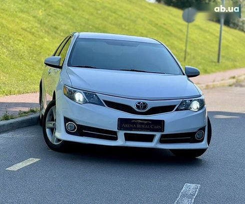 Toyota Camry 2014 - фото 5
