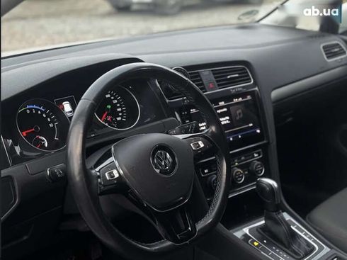 Volkswagen e-Golf 2020 - фото 8