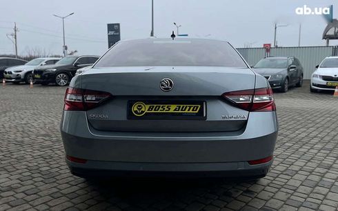 Skoda Superb 2018 - фото 6