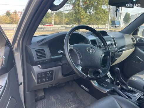 Toyota Land Cruiser Prado 2008 серебристый - фото 6