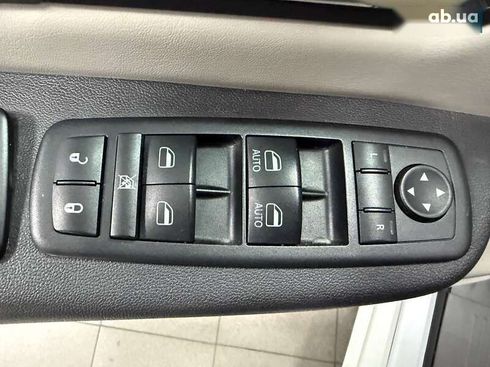 Volkswagen Routan 2013 - фото 17