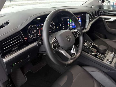 Volkswagen Touareg 2022 - фото 19