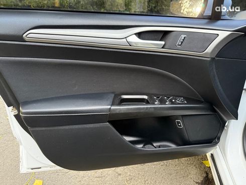 Ford Fusion 2017 белый - фото 11