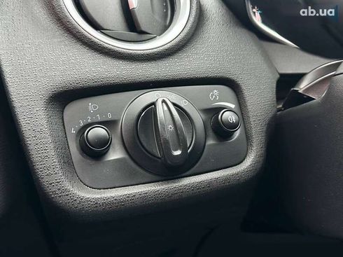 Ford Fiesta 2015 - фото 16