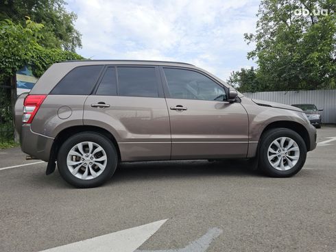 Suzuki Grand Vitara 2013 коричневый - фото 2