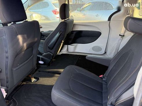 Chrysler Pacifica 2017 - фото 8