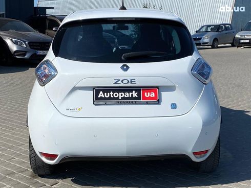 Renault Zoe 2015 белый - фото 7