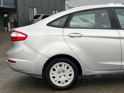 Ford Fiesta 2015 серый - фото 8
