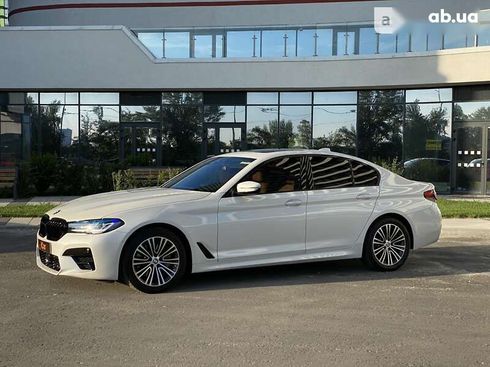 BMW 5 серия 2018 - фото 11