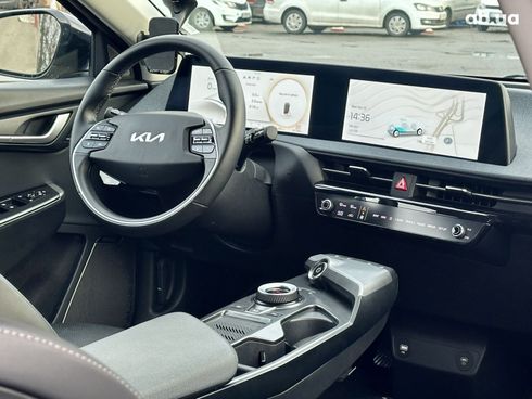 Kia EV6 2023 серый - фото 19