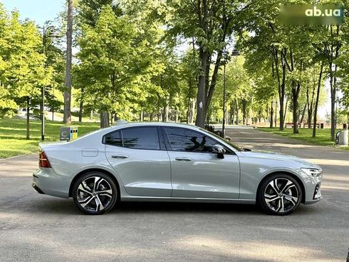 Volvo S60 2024 - фото 28